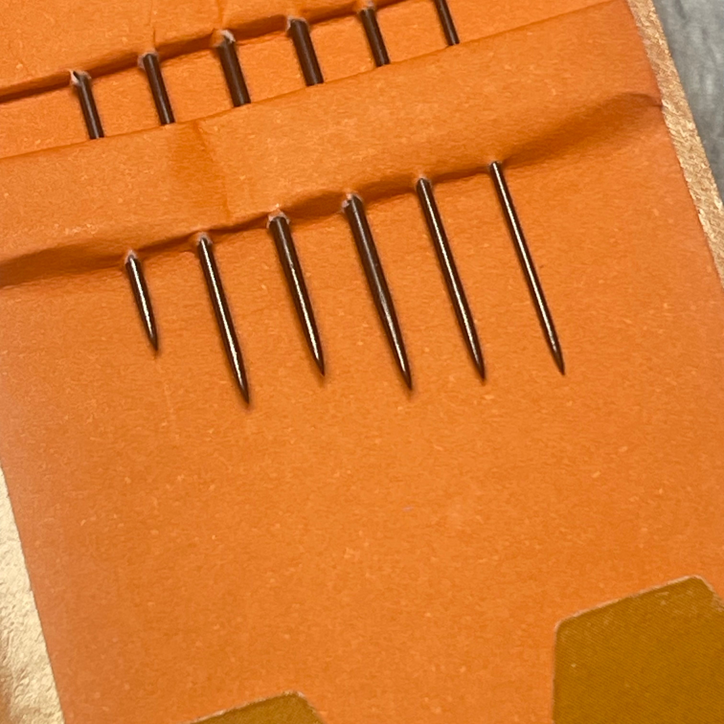 PONY Black Easy Threading Needles Size 4/8 (6 pcs) – Self Threading Sewing Needles