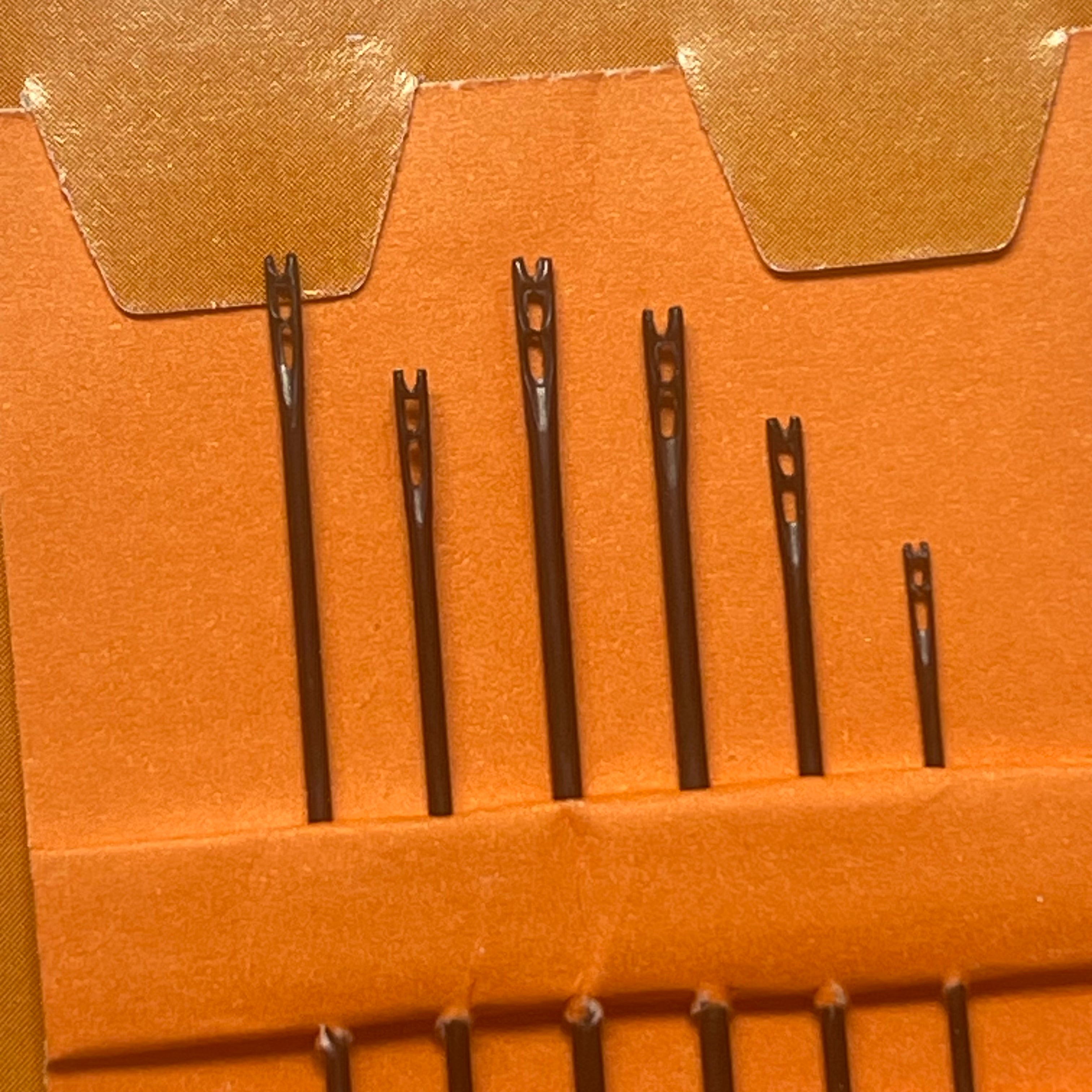 PONY Black Easy Threading Needles Size 4/8 (6 pcs) – Self Threading Sewing Needles